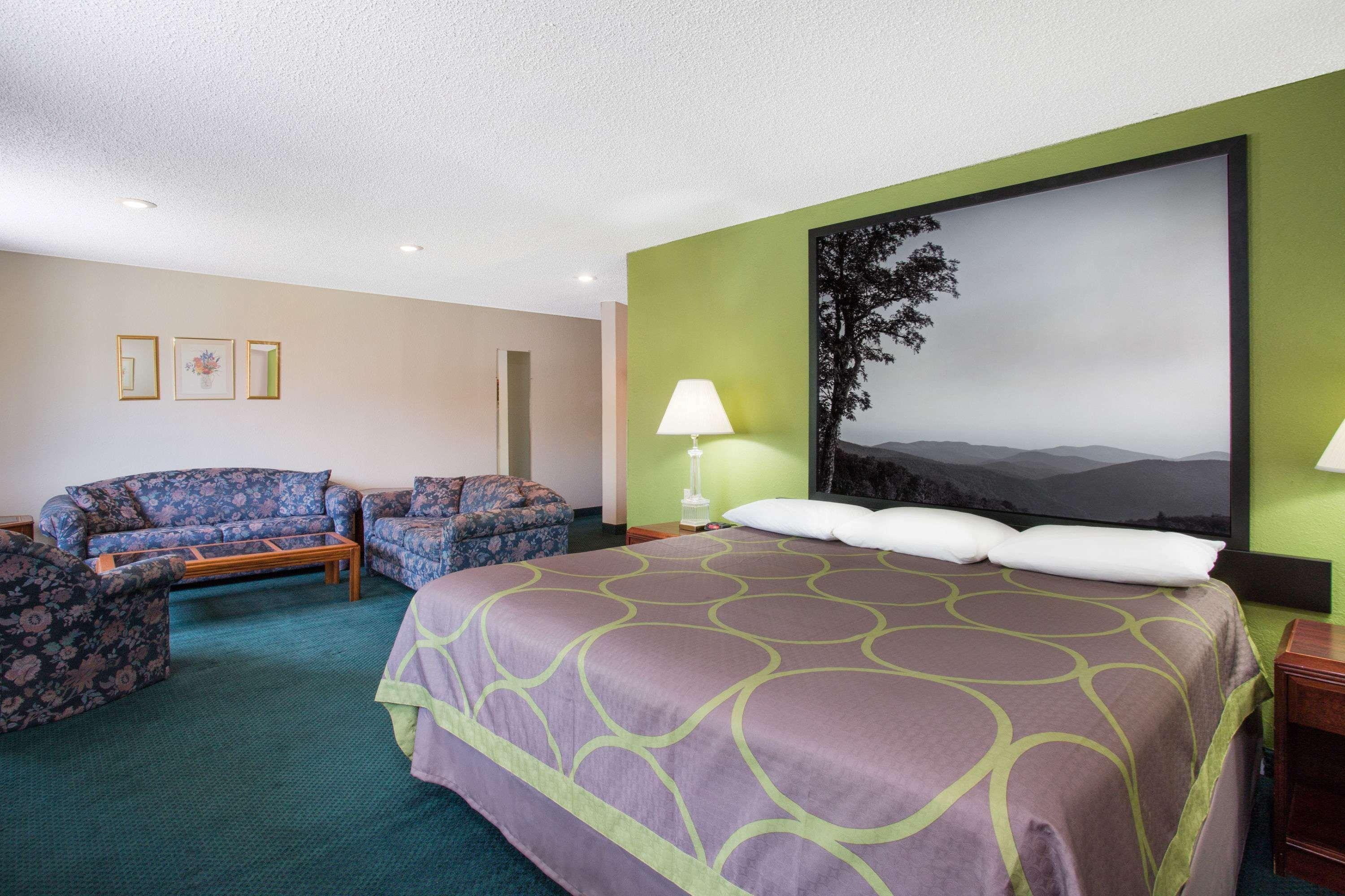 Super 8 By Wyndham Salem Va Motel Екстериор снимка