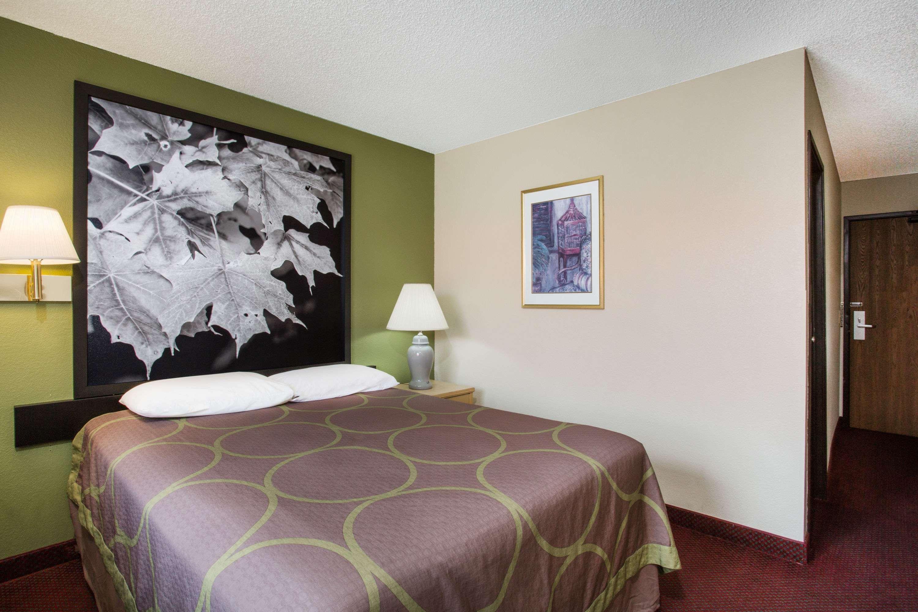 Super 8 By Wyndham Salem Va Motel Екстериор снимка