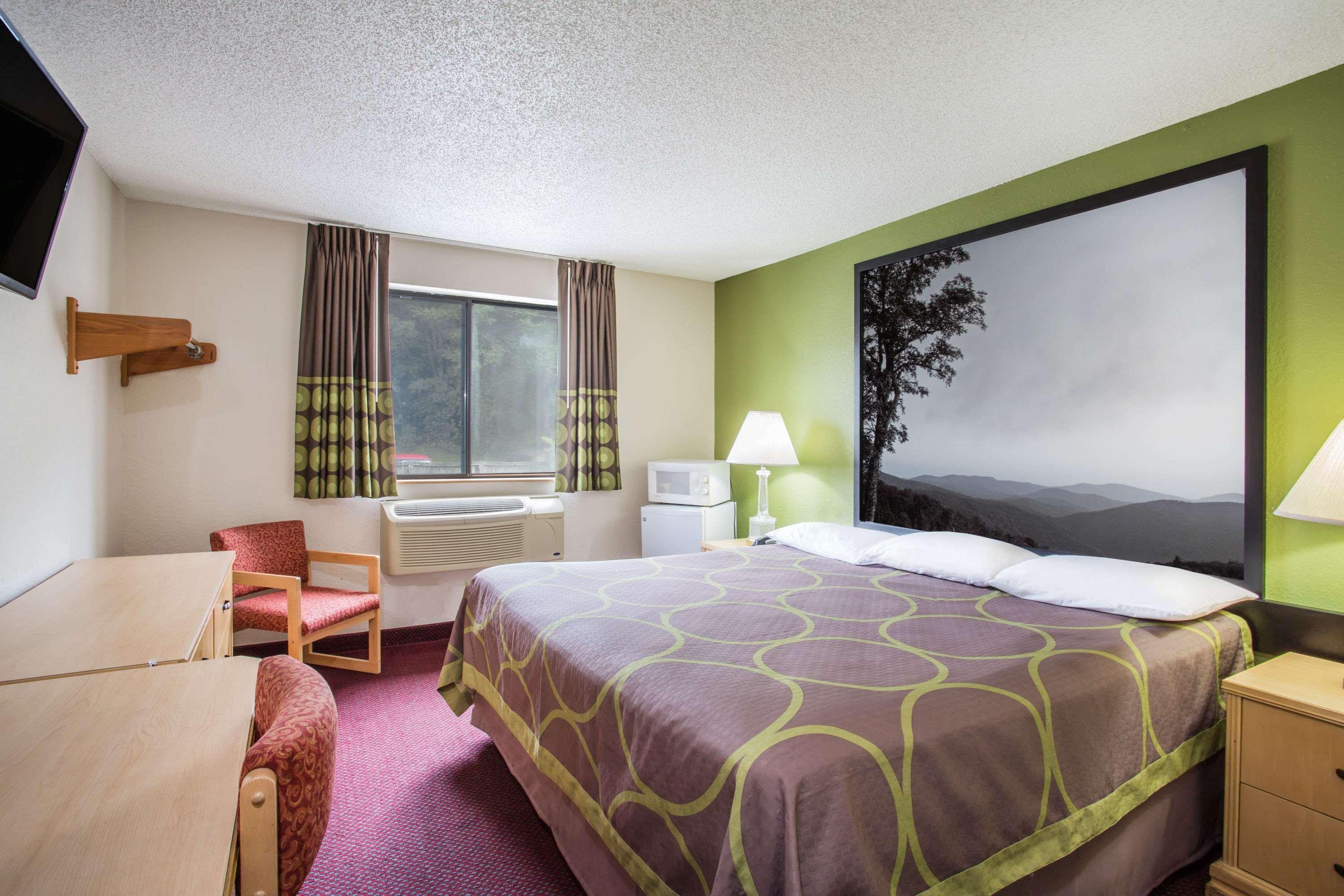Super 8 By Wyndham Salem Va Motel Екстериор снимка